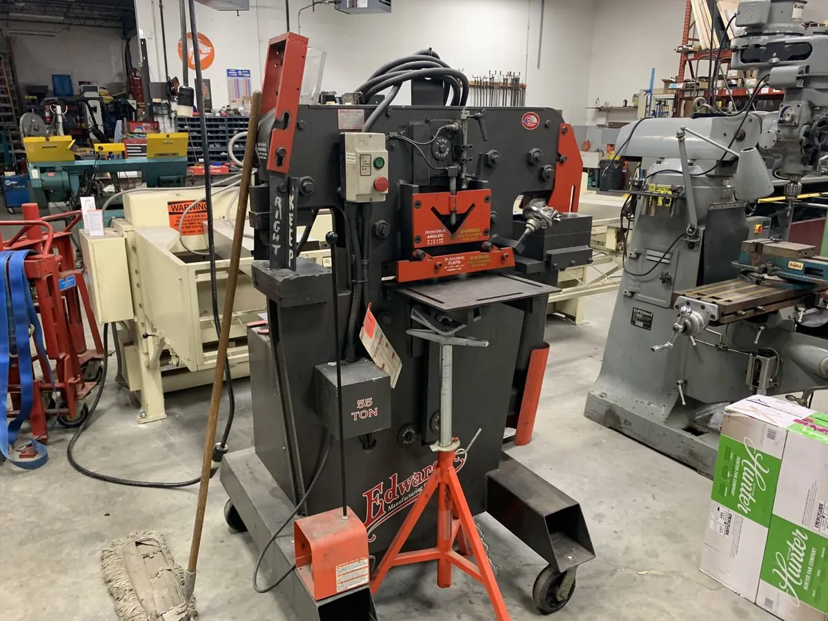 Tri-State Signs manufacturing equipment and production 3